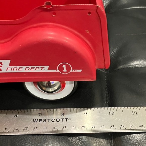 The Chief Fire Dept. Decorative vintage style fire truck - Picture 7 of 16